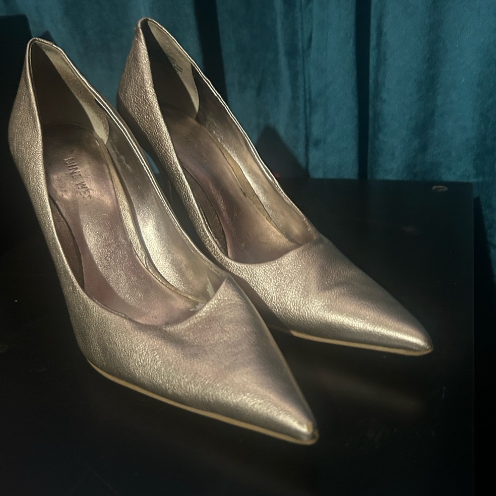Elegant Nine West Metallic Women's Pumps